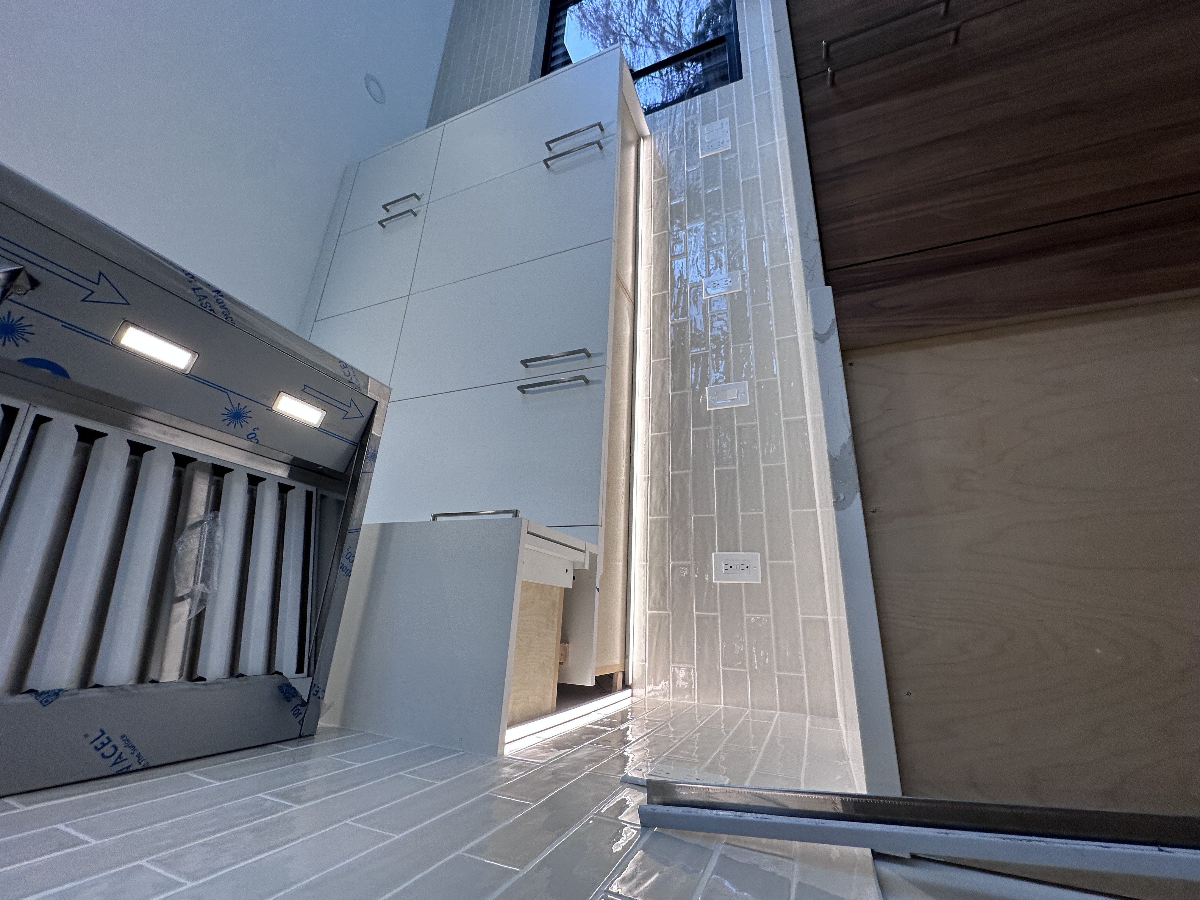 Modern Kitchen Lighting and Electrical Installation